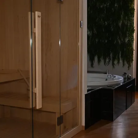 Palace Eight - & Hotel Cosenza