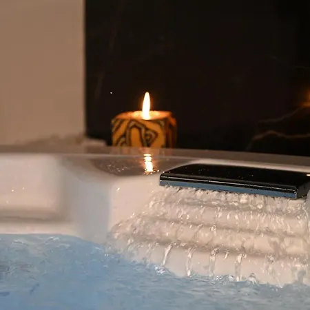 Hotel Palace Eight - & *