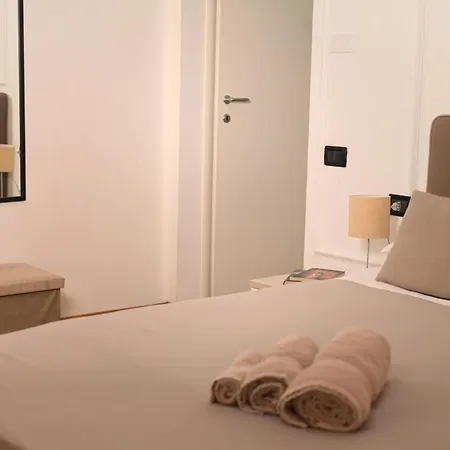 Palace Eight - & Hotel Cosenza