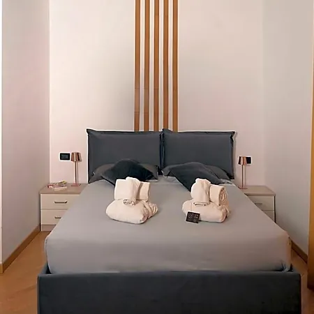 Hotel Palace Eight - & *