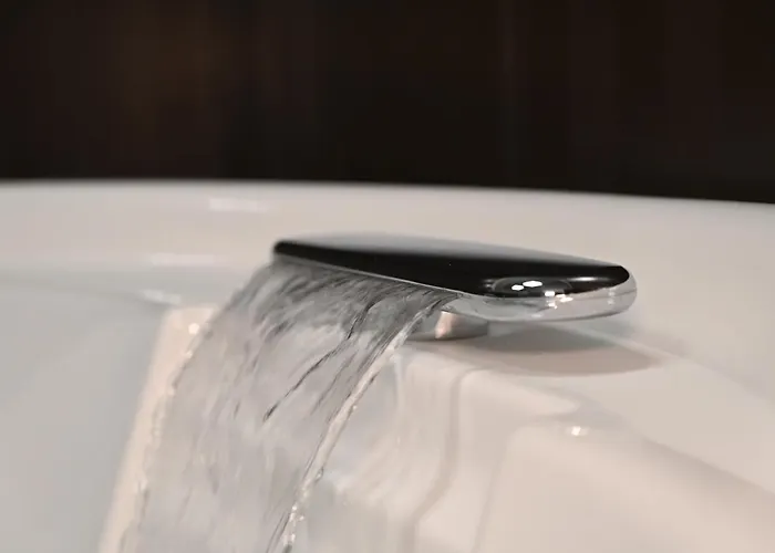 Palace Eight - & 酒店