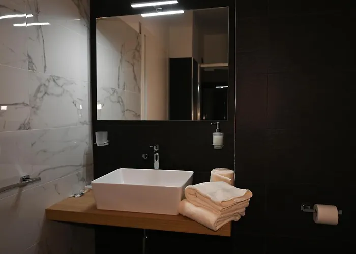 酒店 Palace Eight - & 科森扎