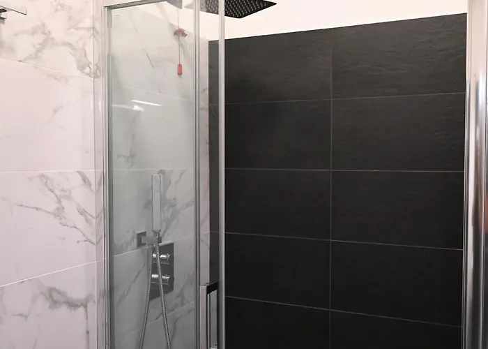 Palace Eight - & 酒店 科森扎