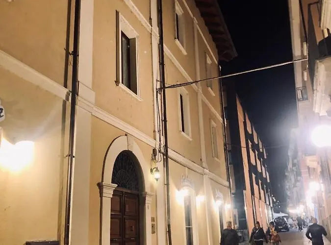 Palace Eight - & 酒店 *