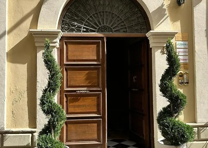 酒店 Palace Eight - & *