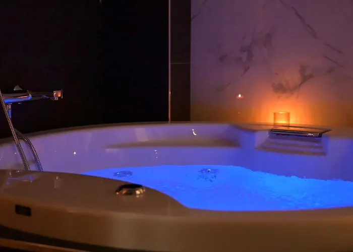 Palace Eight - & 酒店 科森扎