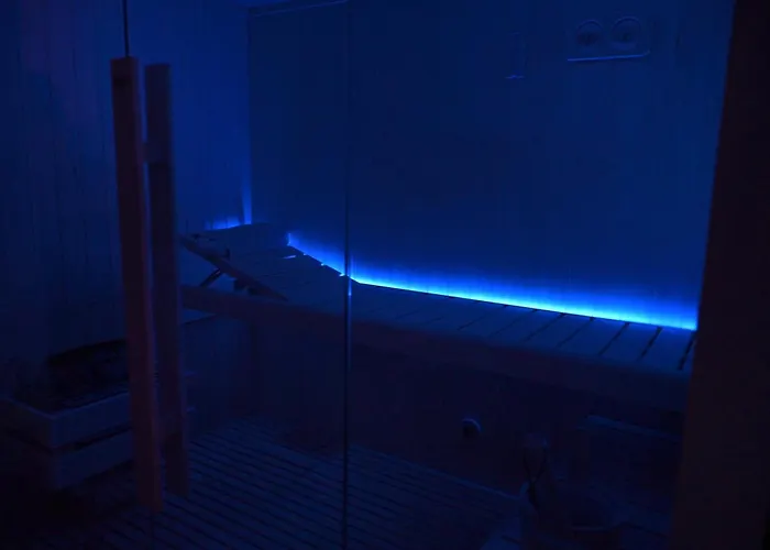 Palace Eight - & 酒店